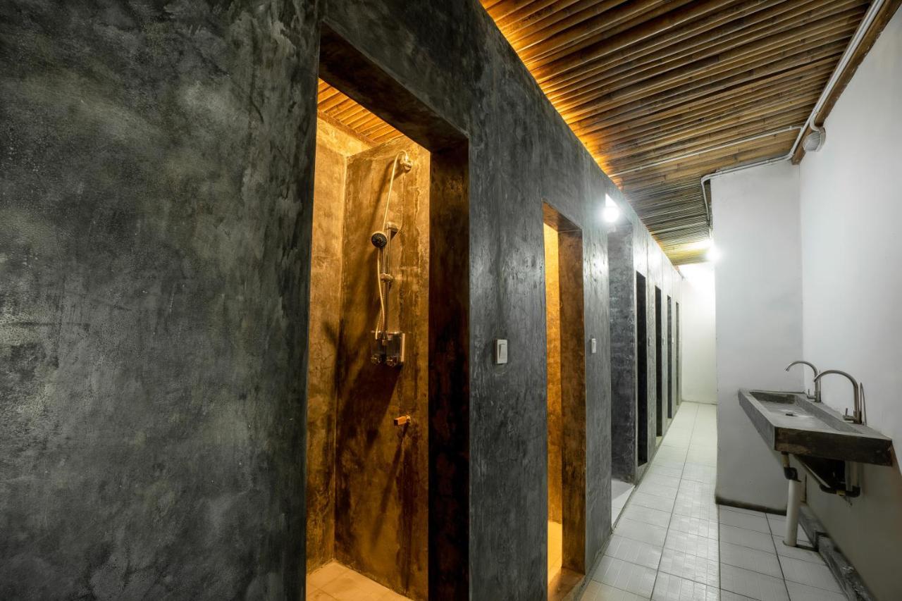 Waiwas Hostel Kuta  ภายนอก รูปภาพ