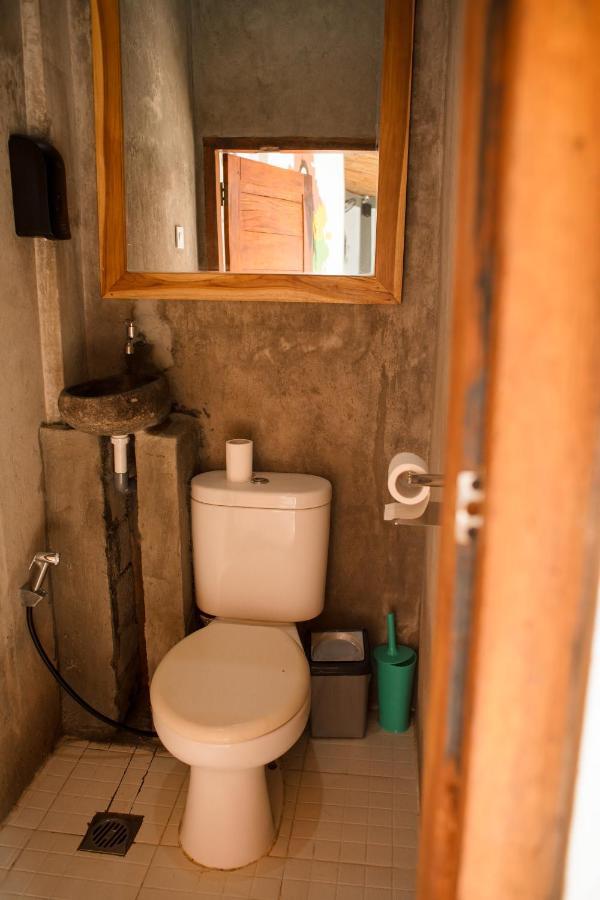 Waiwas Hostel Kuta  ภายนอก รูปภาพ
